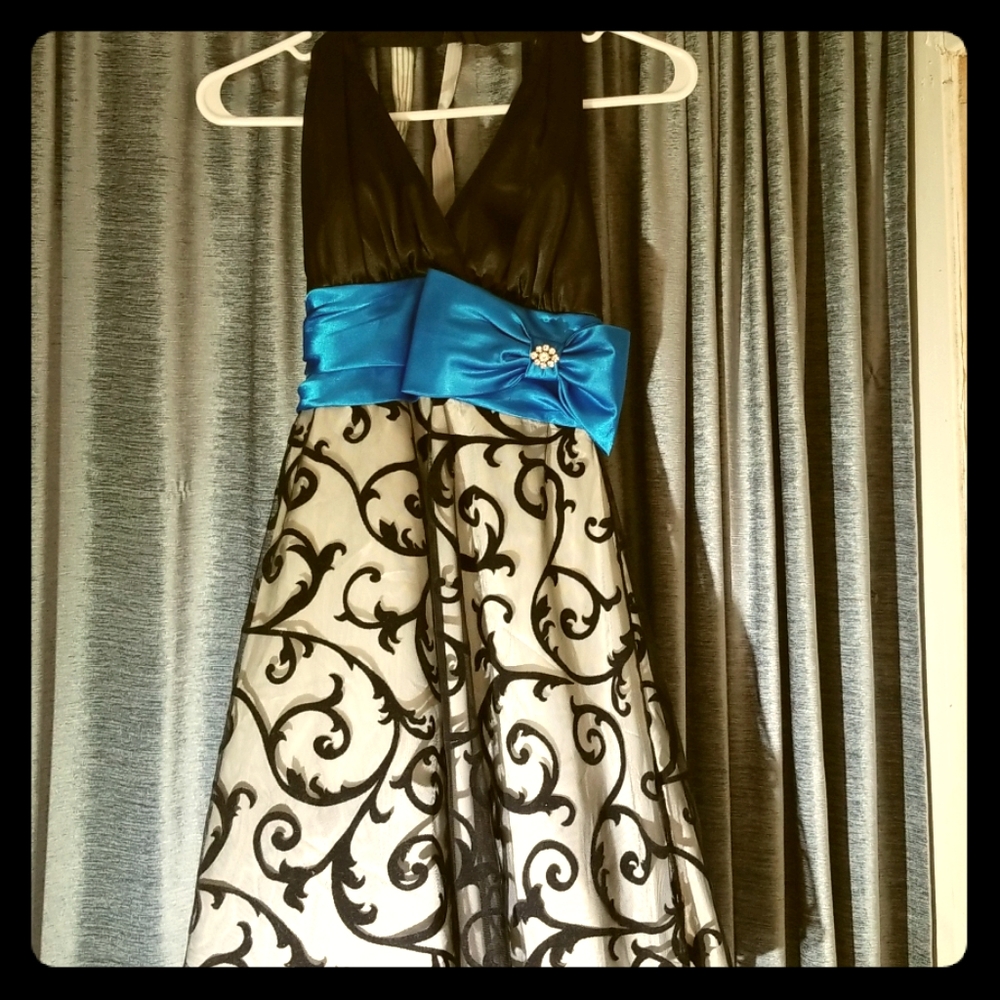 Sz 3/4 midi length formal dress